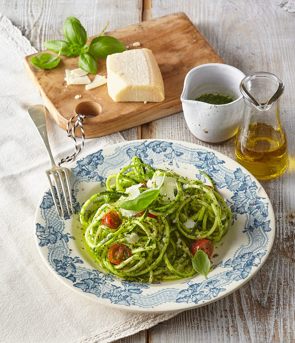 Zucchini noodles with pesto