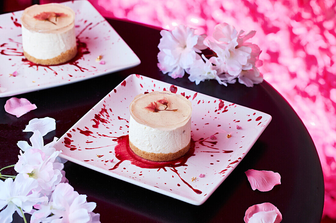 Mini raspberry cheesecakes