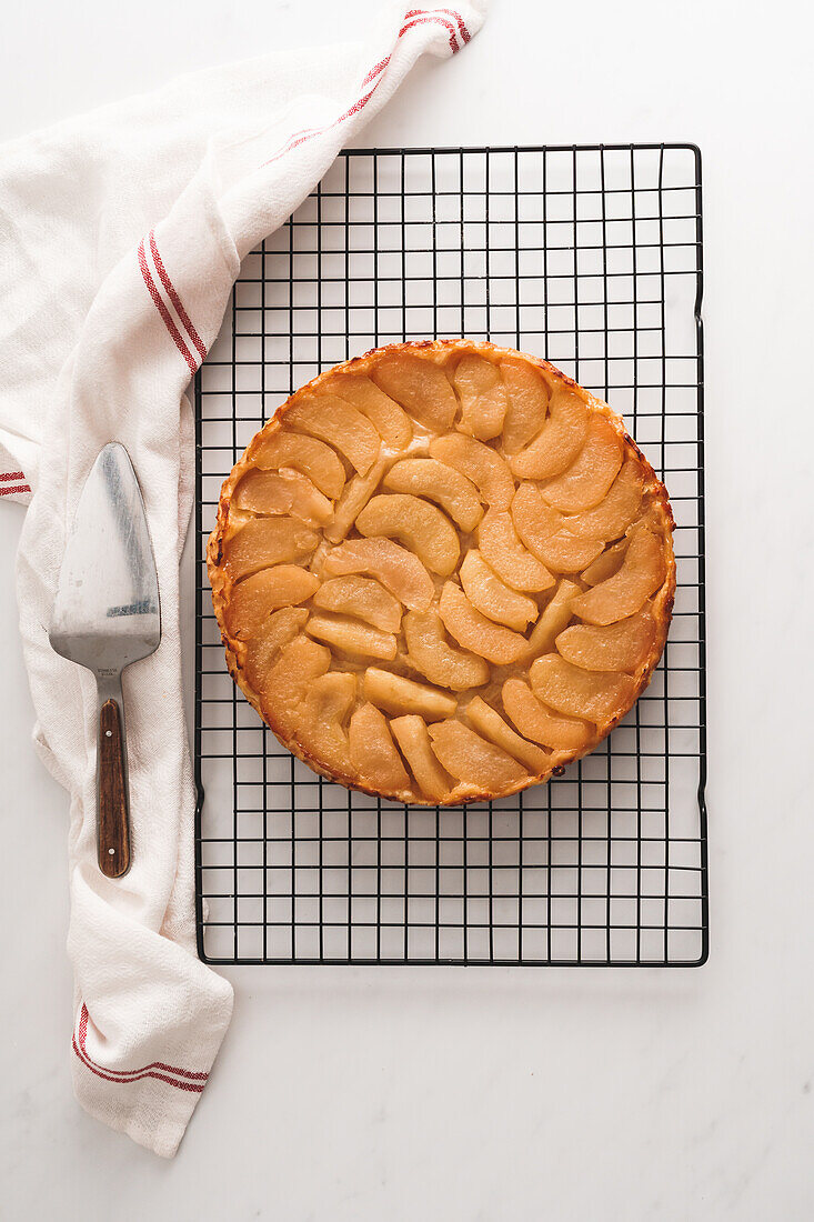 Tarte Tartin auf Abkühlgitter