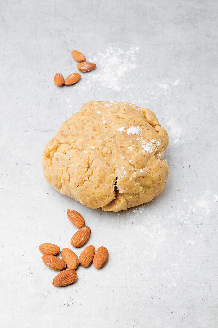 Shortbread pastry with almonds
