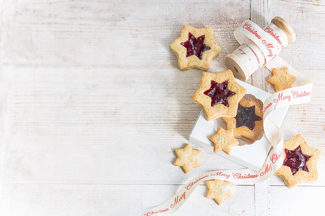 Shortbread with red fruit jam