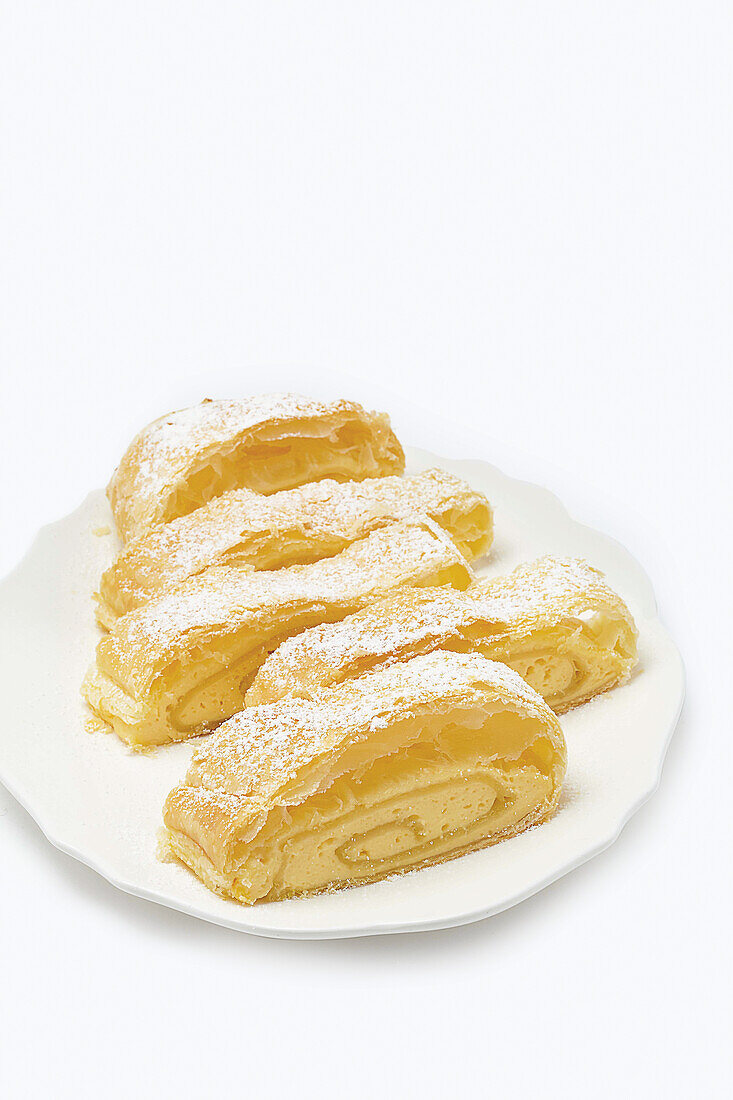 Blätterteig-Topfenstrudel