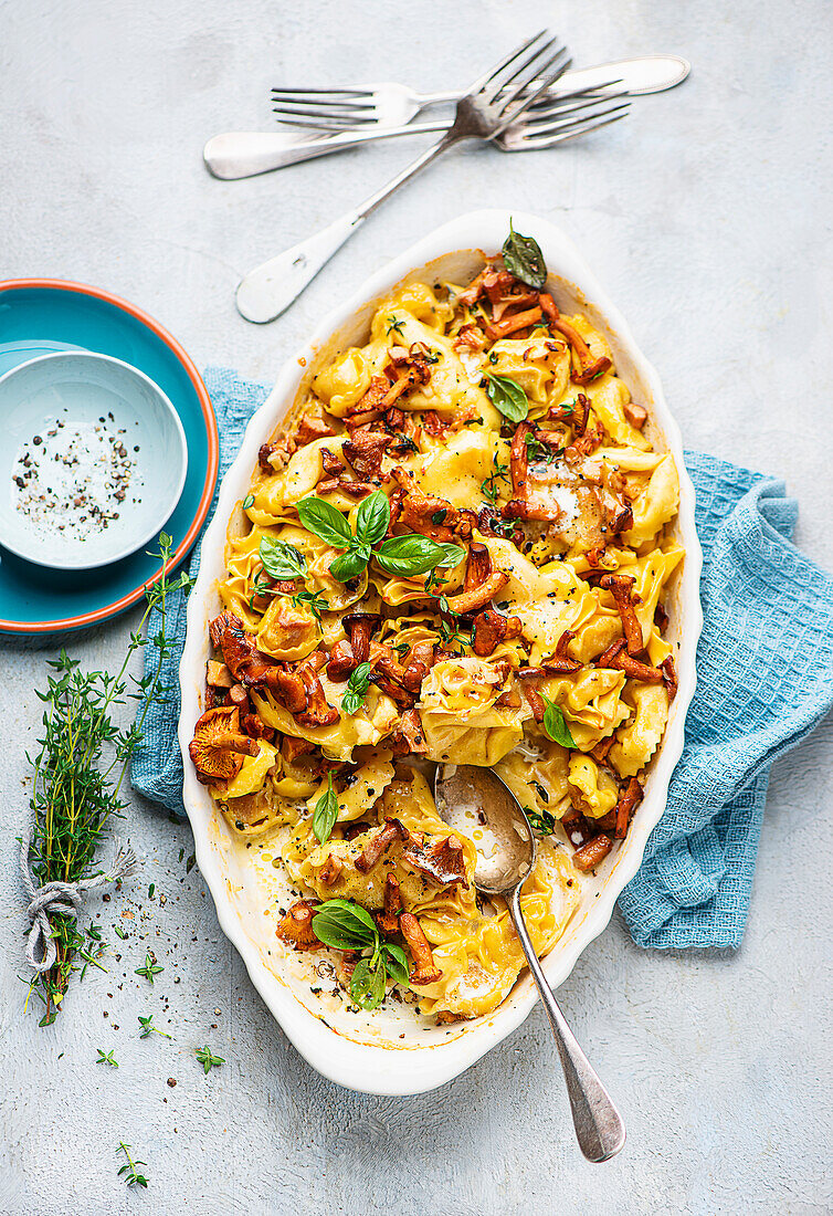 Tortellini-Auflauf mit Pfifferlingen