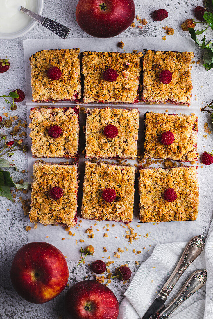 Apfel-Hmbeer-Kuchen mit Streuseln