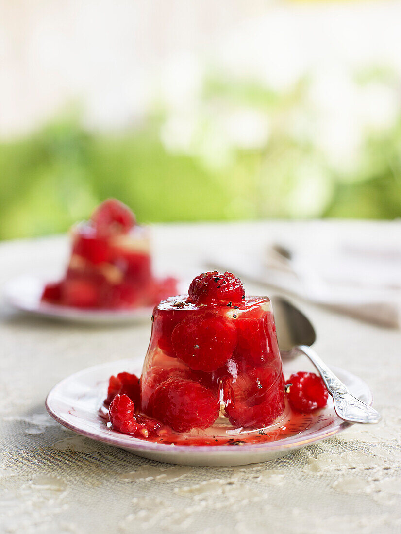 Elderflower jelly with raspberries
