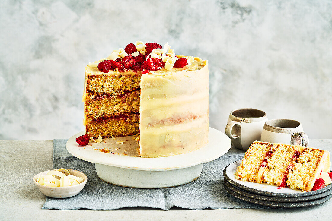 White chocolate cake with raspberries