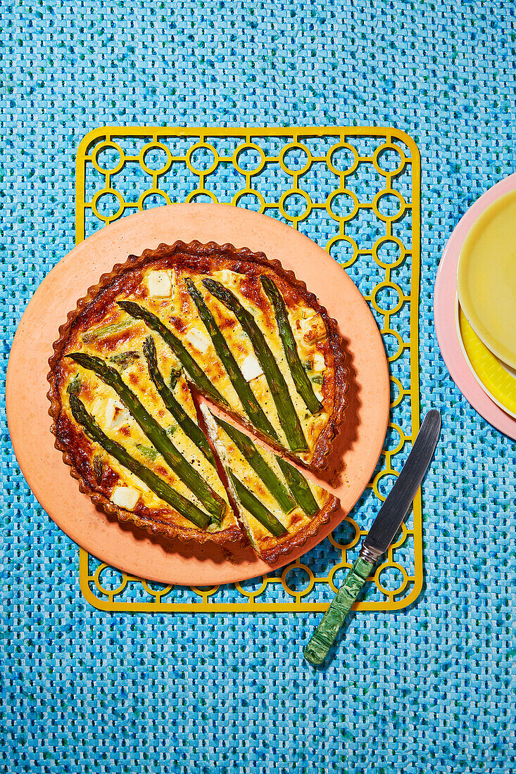 Asparagus and feta quiche with dill