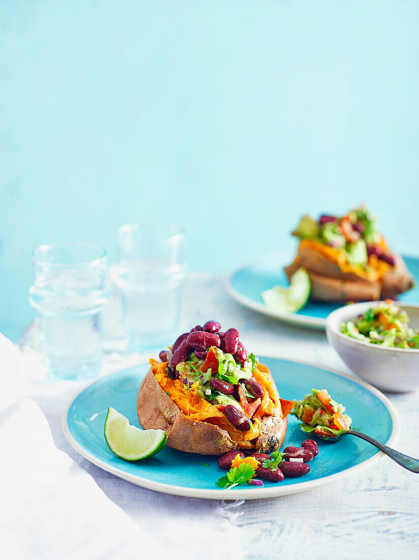 Sweet potato jackets with guacamole and kidney beans