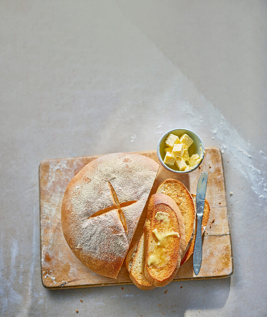 Artisanal White bread with butter