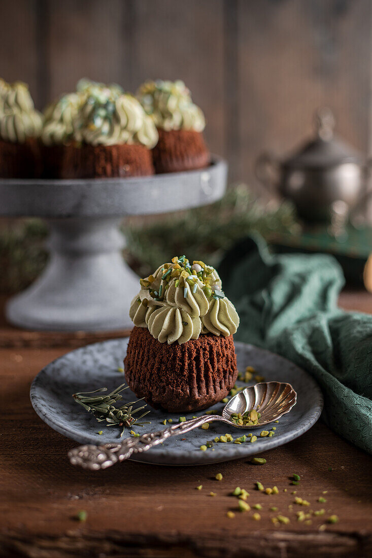 Cauldron cake from the serving trolley