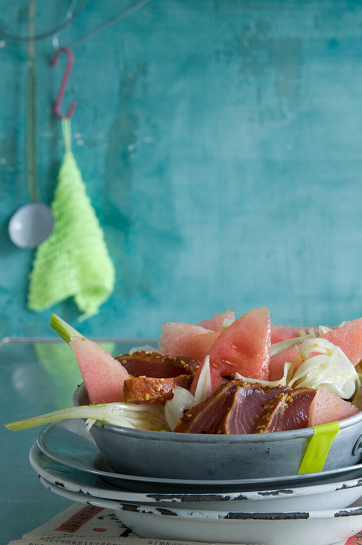 Thunfisch-Sashimi mit Wassermelone und Fenchel