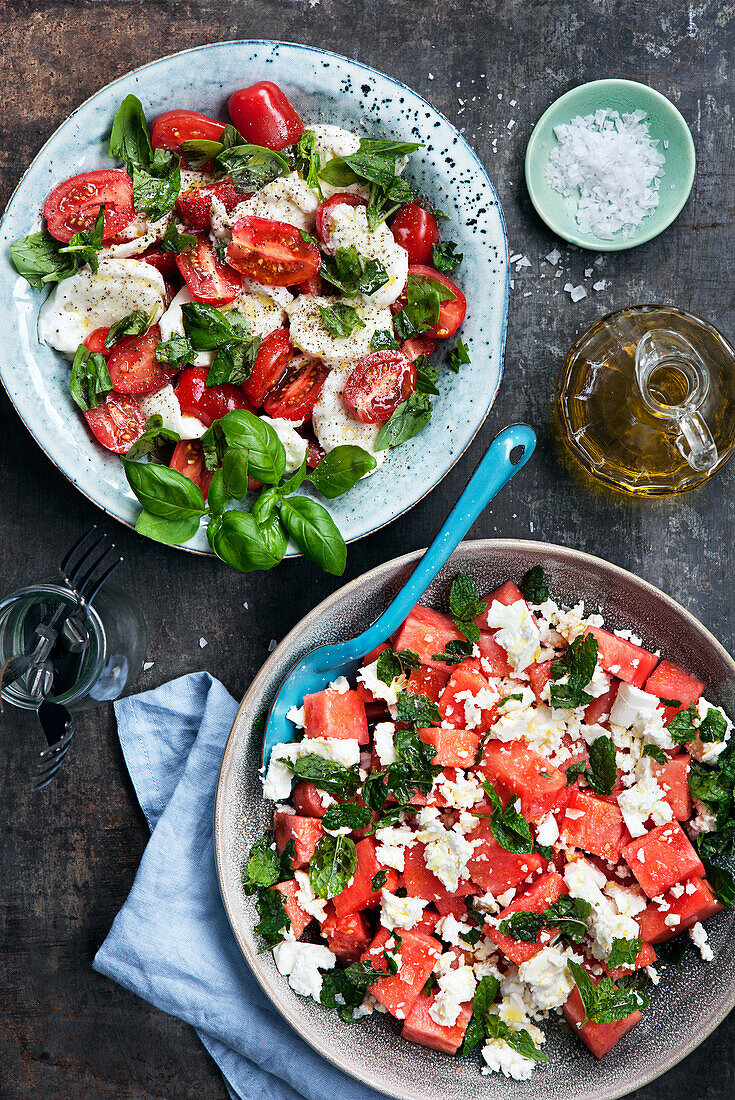 Wassermelonen-Feta-Salat und Tomaten-Mozzarella-Salat