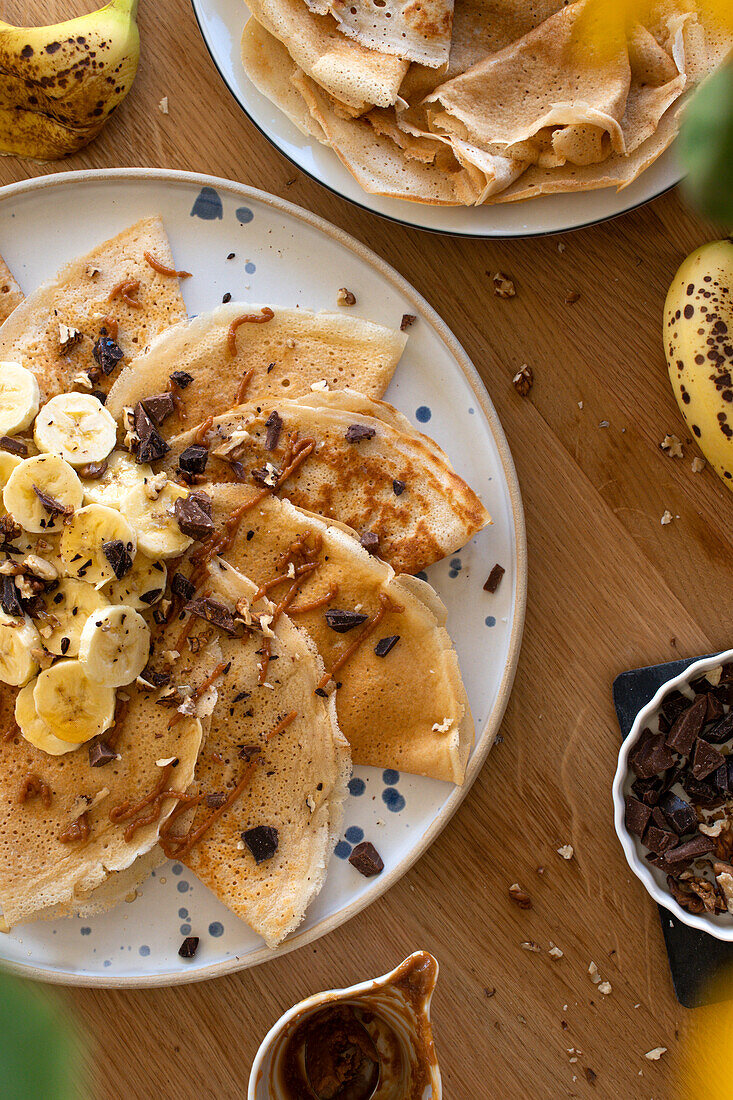 Pancakes with bananas and chocolate chips