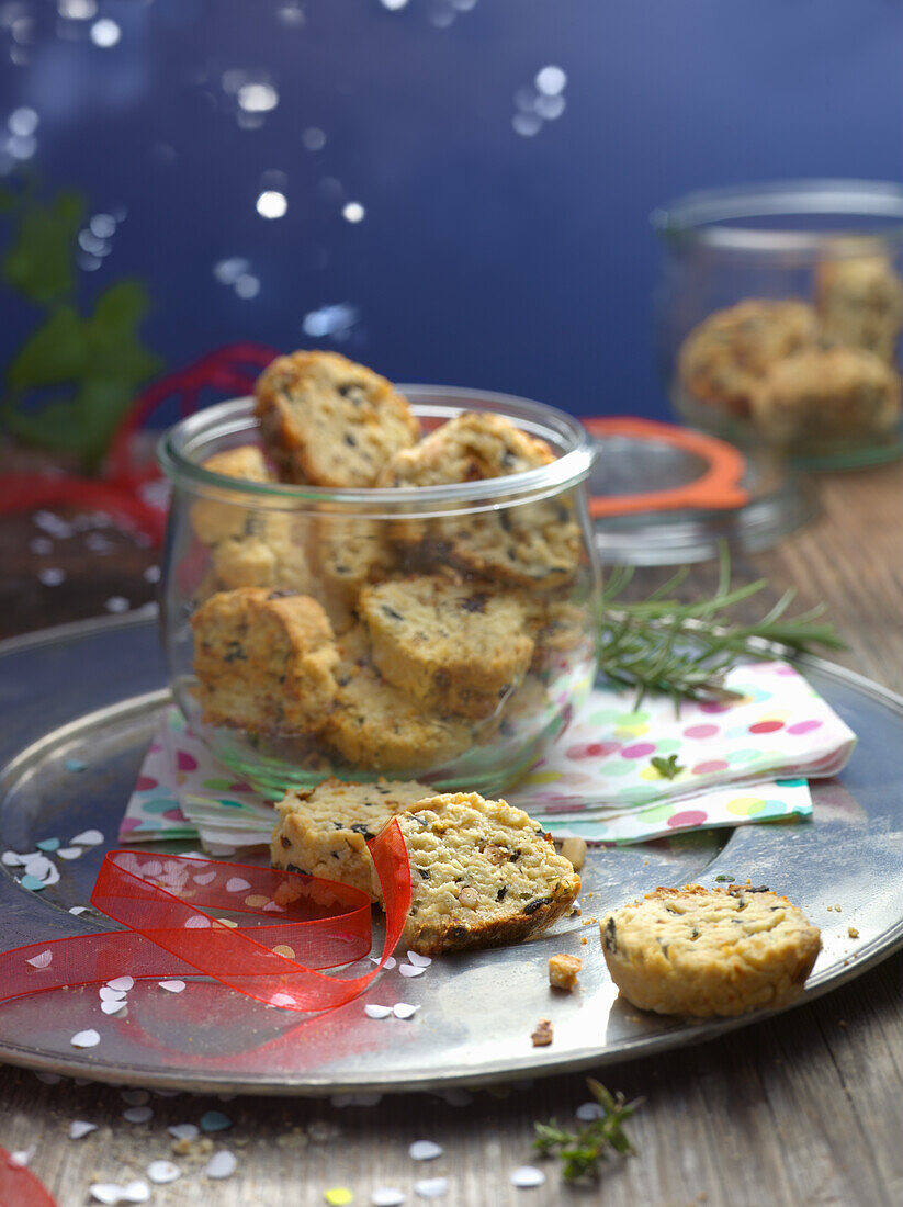 Olive and tomato cantuccini