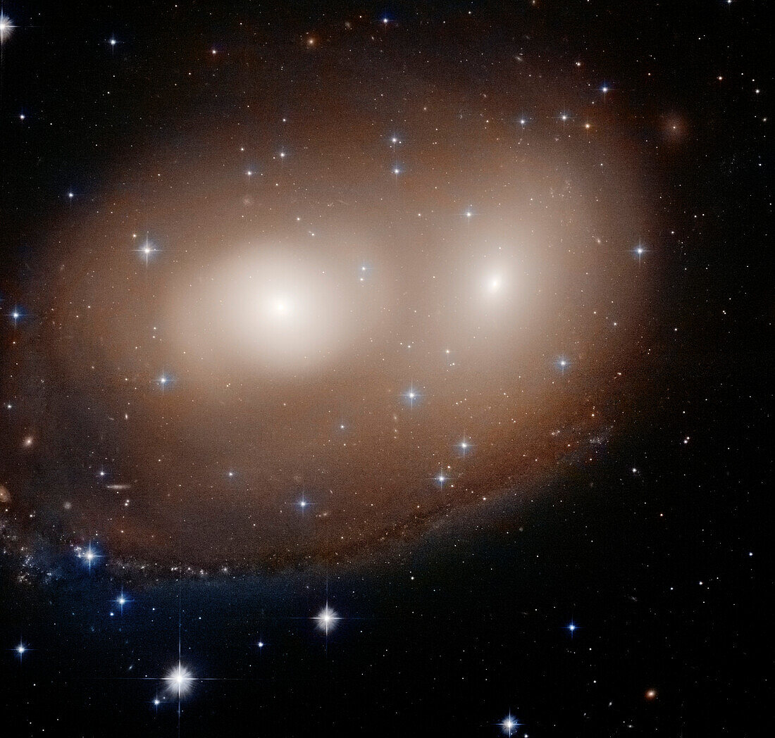 NGC 2292 and NGC 2293, HST image