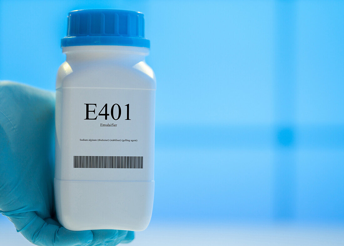 Container of the food additive E401