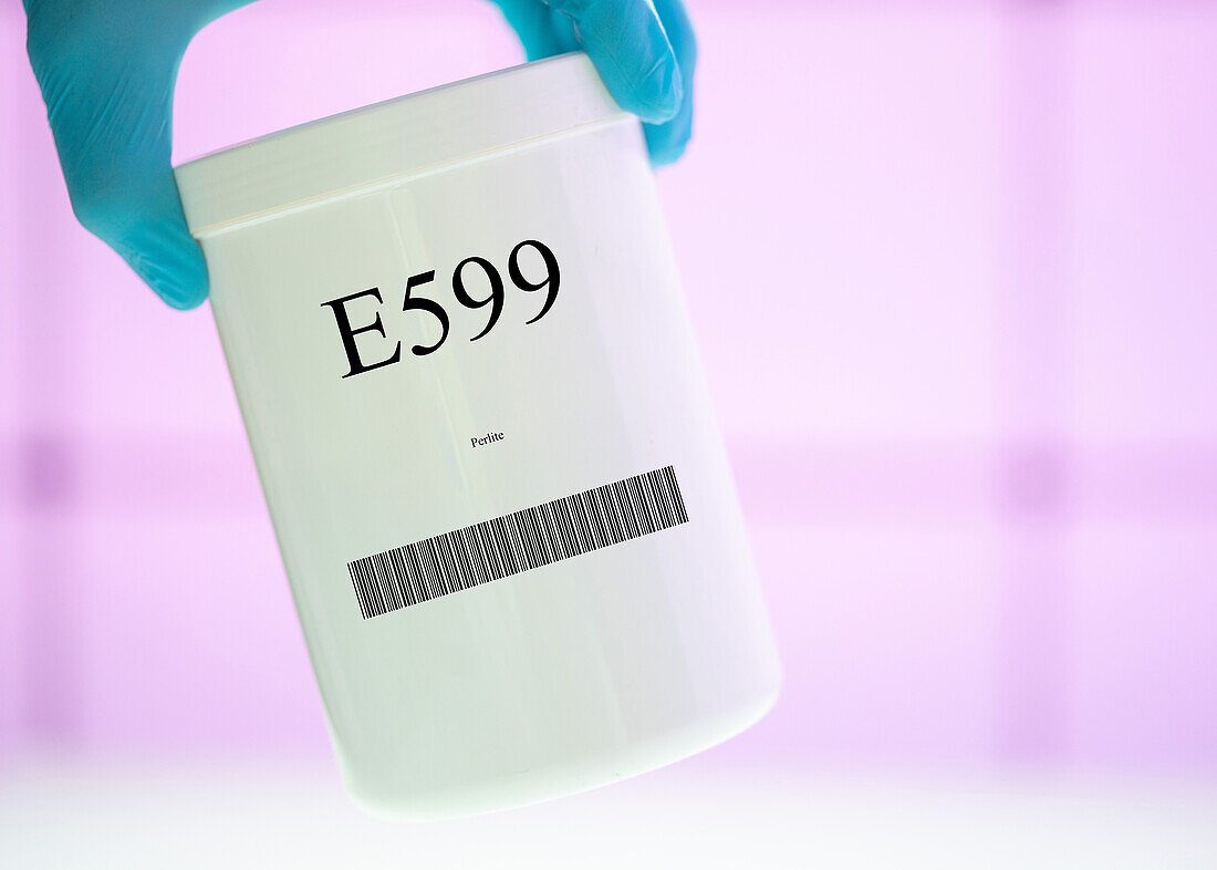 Container of the food additive E599