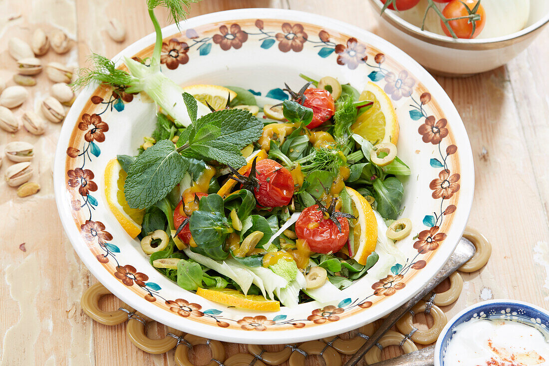 Grüner Salat mit Zitrone