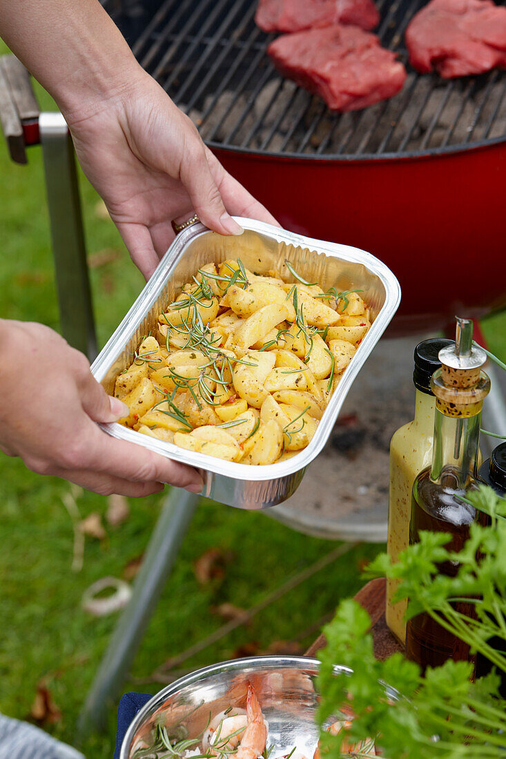 Kartoffelspalten mit Rosmarin