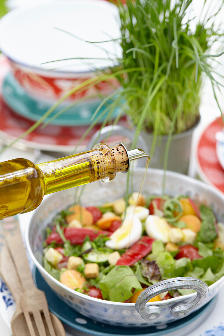 Bunter Salat mit Ei