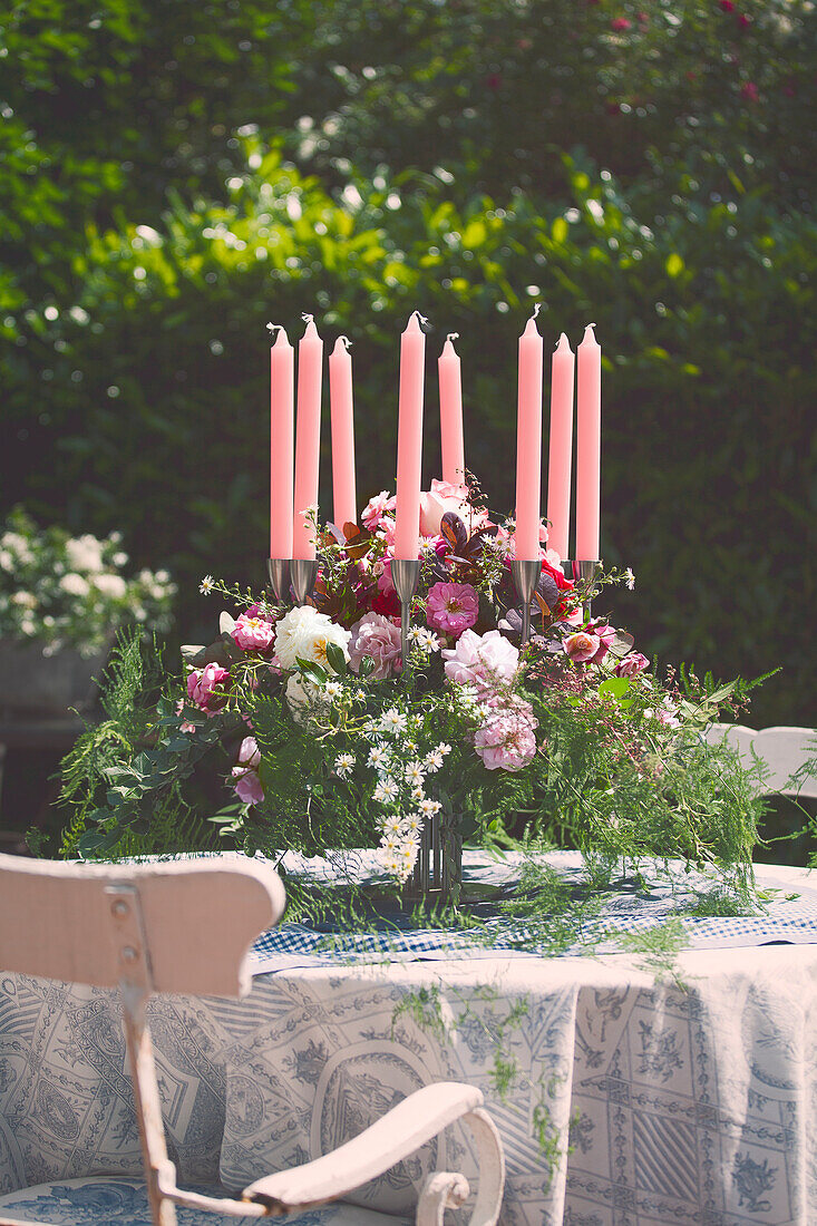 Table decoration of roses