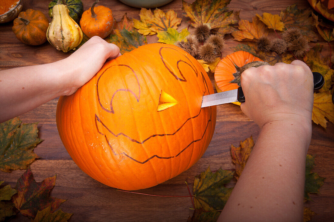 Prepare Halloween Pumpkin