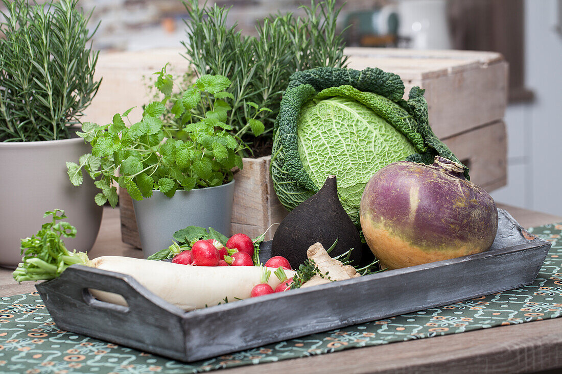 Vegetable tray