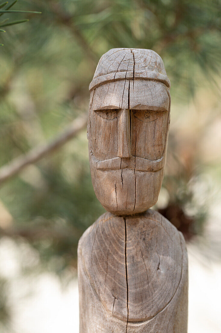 Wood sculpture