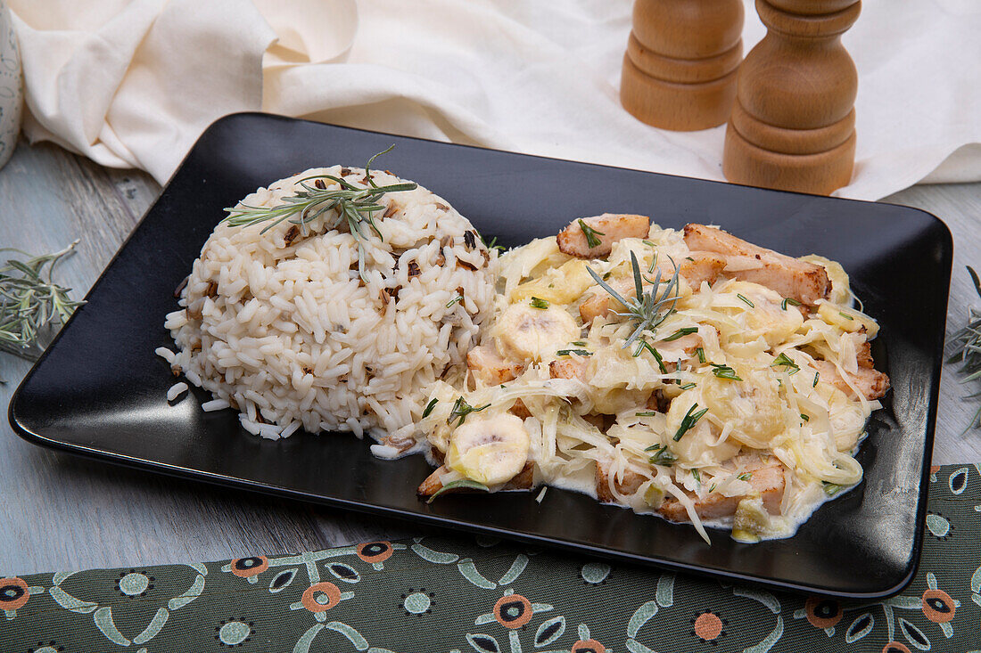 Chicken breast with curry cabbage