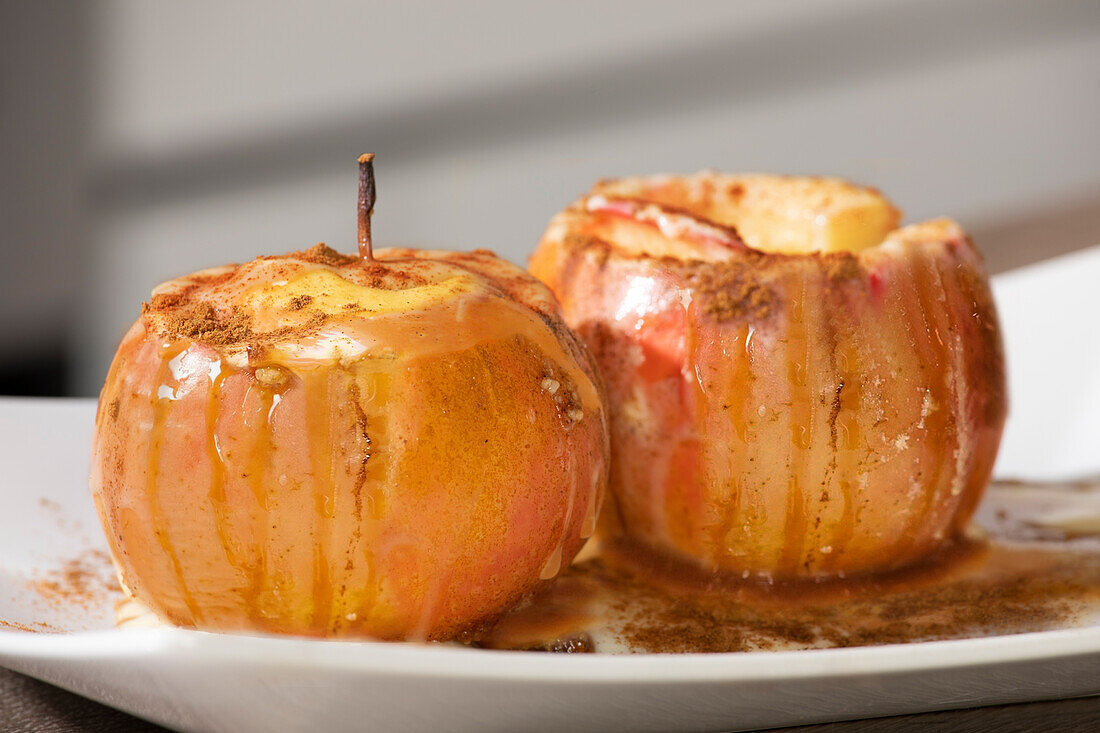 Baked apple with caramel
