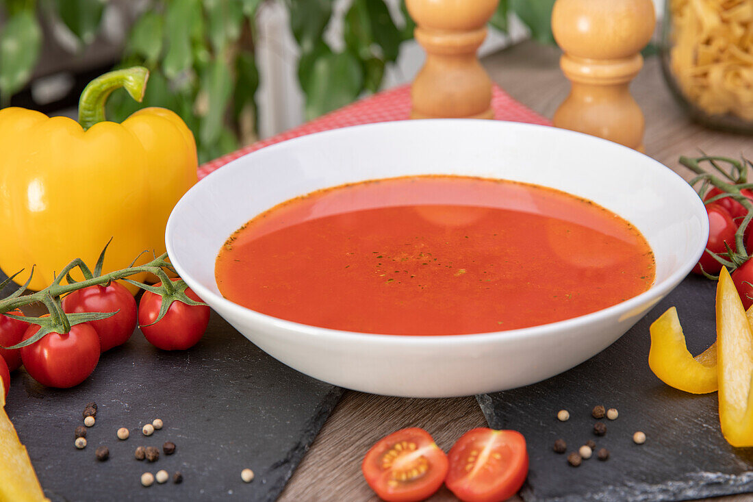 Tomaten-Paprika-Suppe