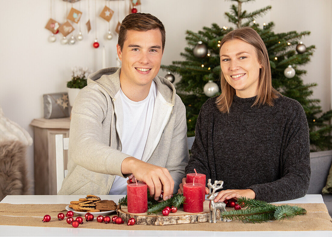 Advent wreath - Decorating