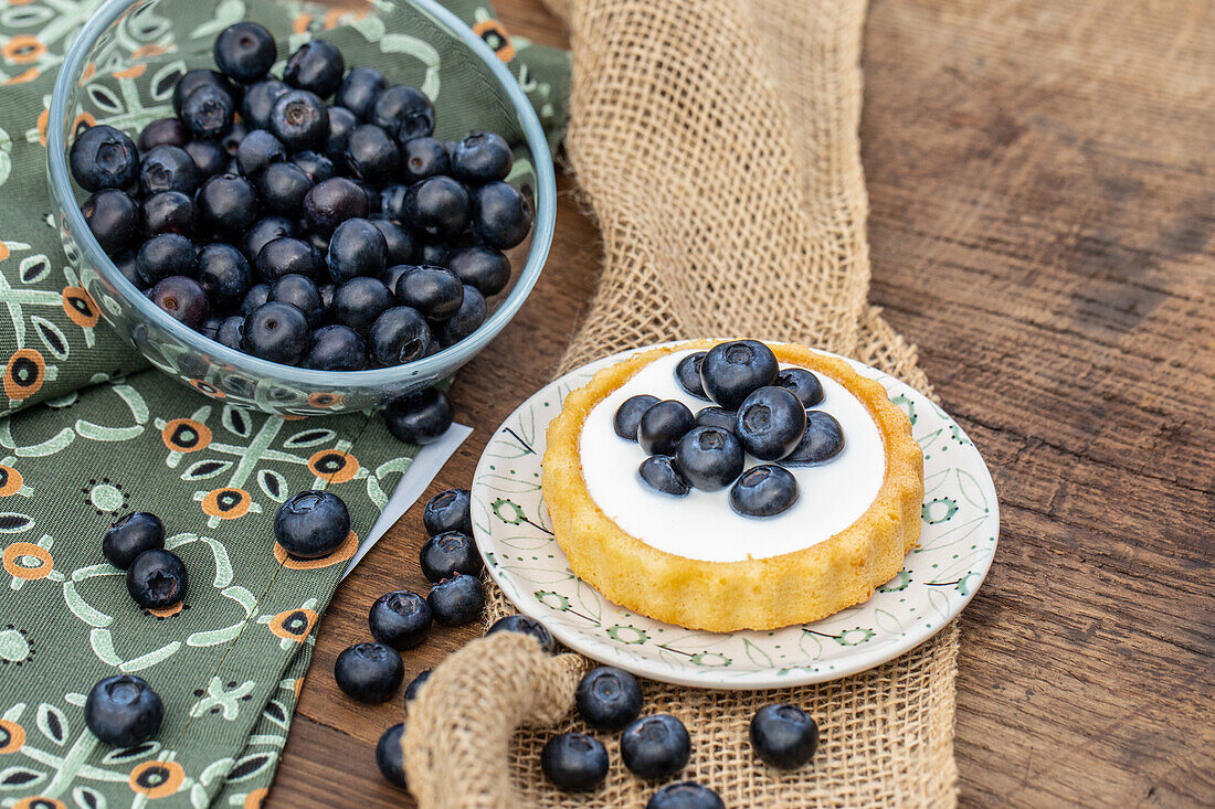 Tartlet with blueberries