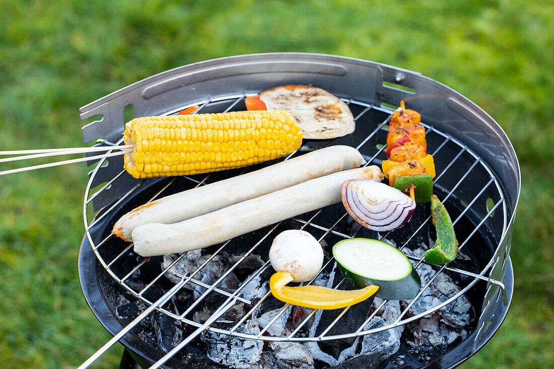 Grilling - Grill with food