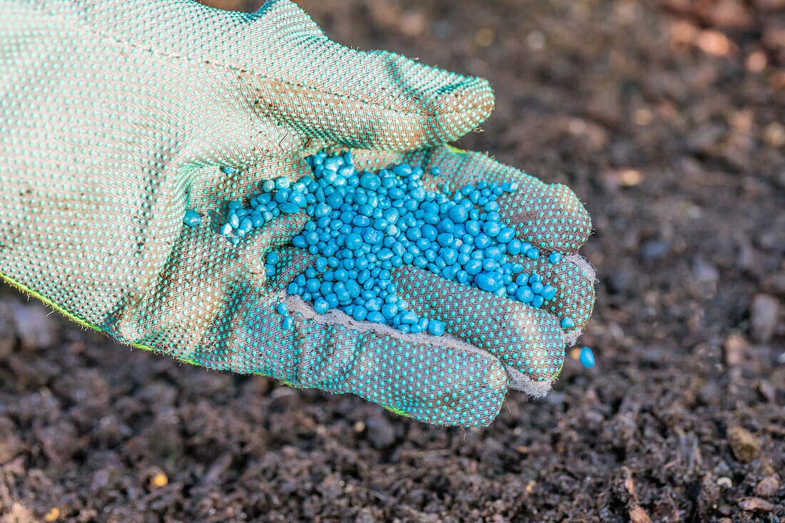 Fertiliser - blue grit