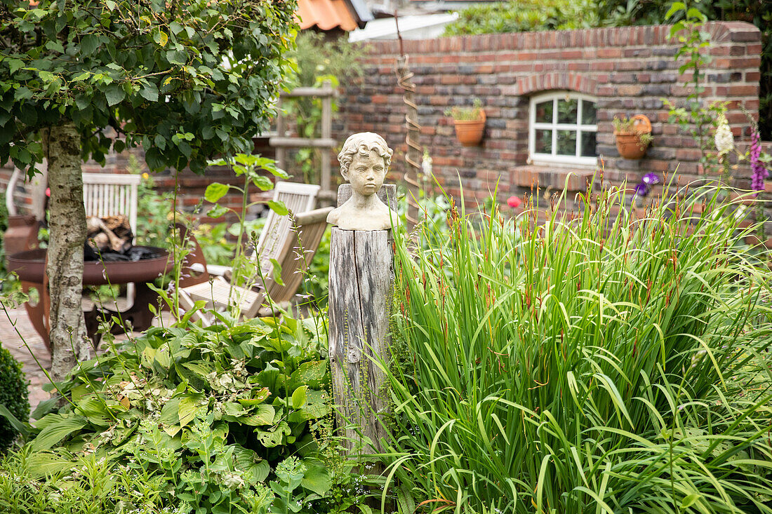 Garden decoration - sculpture