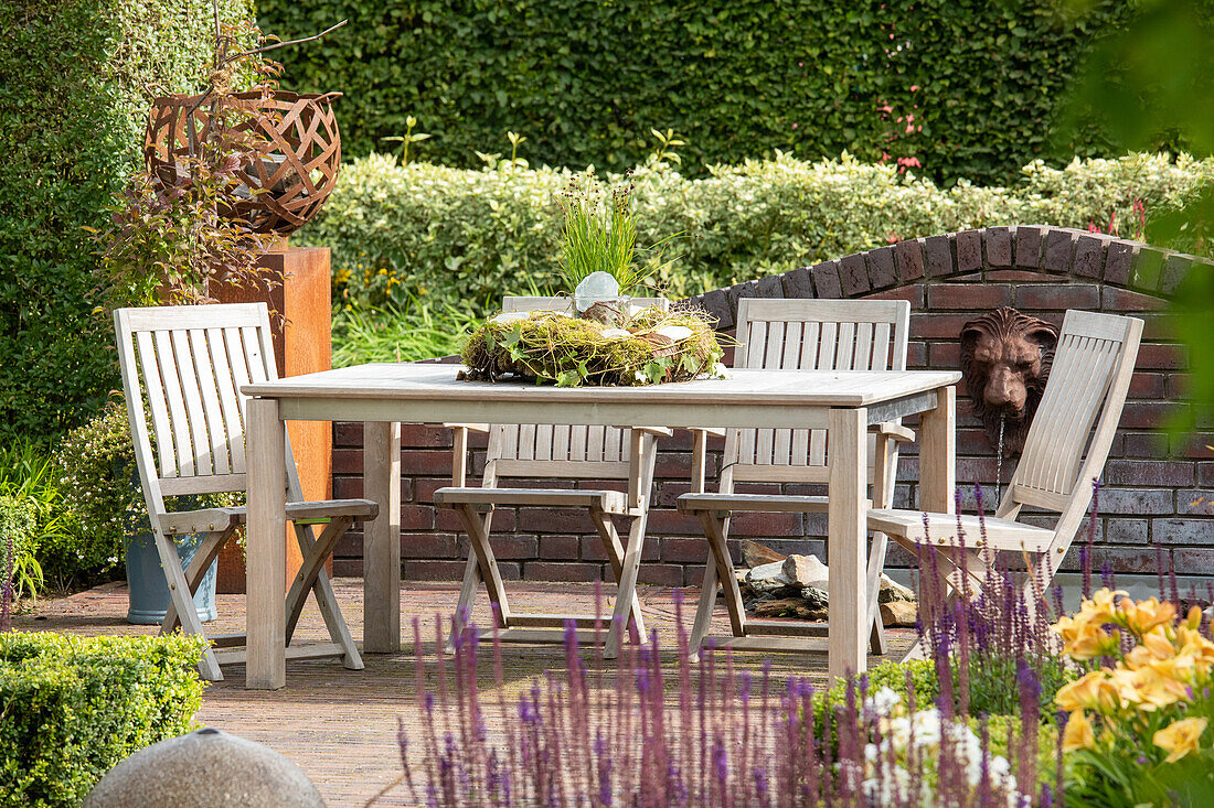 Summer garden - Garden furniture in ambiance