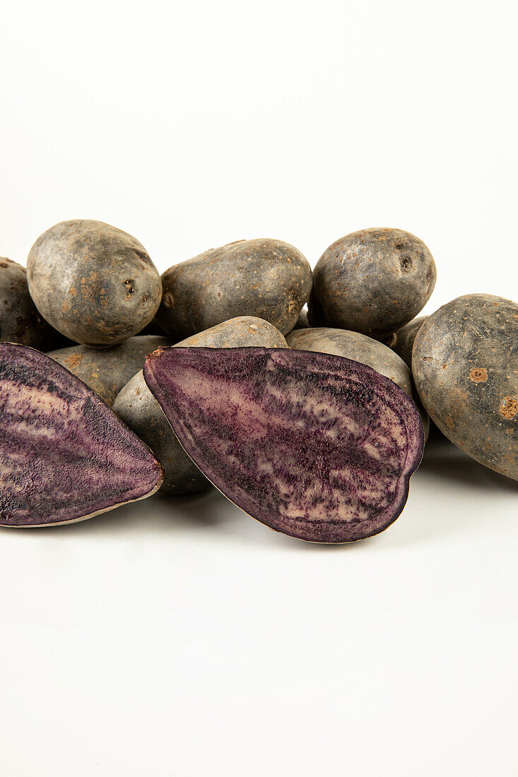 Solanum tuberosum 'Violetta'