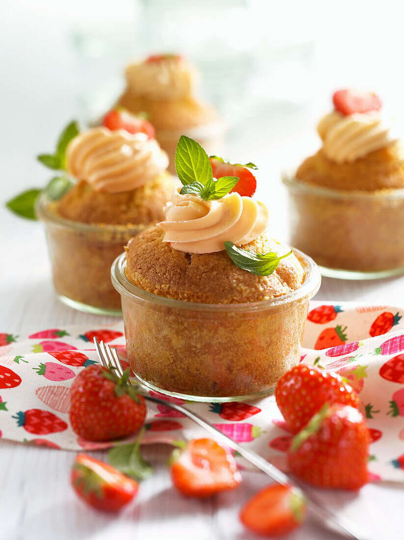 Jam cake with strawberries
