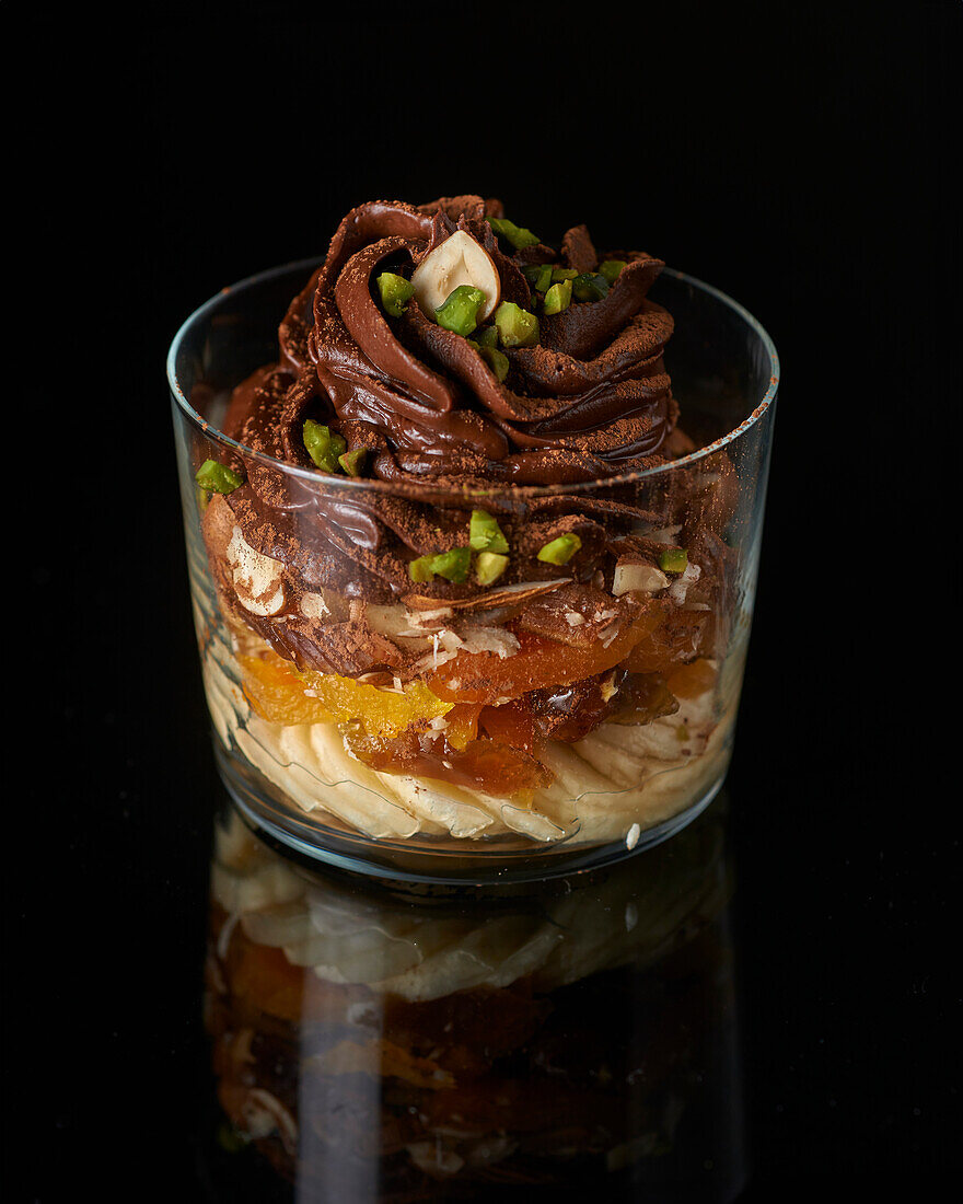 Chocolate mousse with dried fruit