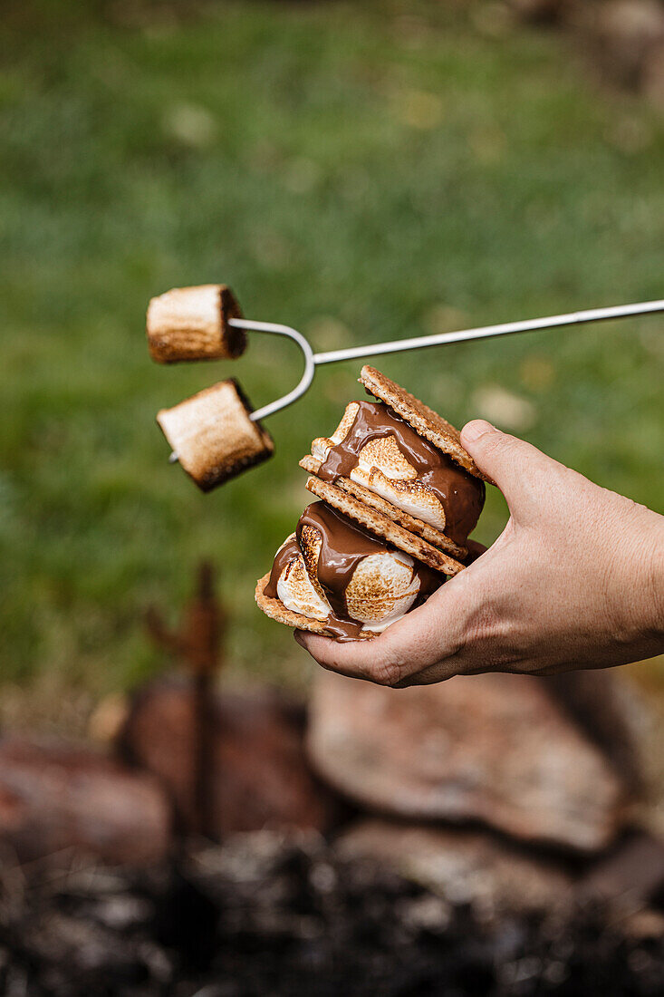 Stroopwafel S'mores with chocolate cream