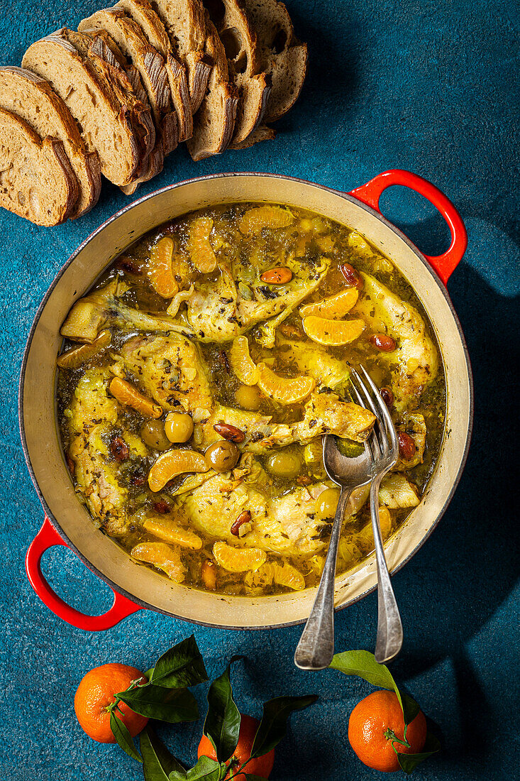 Chicken tagine with mandarins, cinnamon and grilled almonds