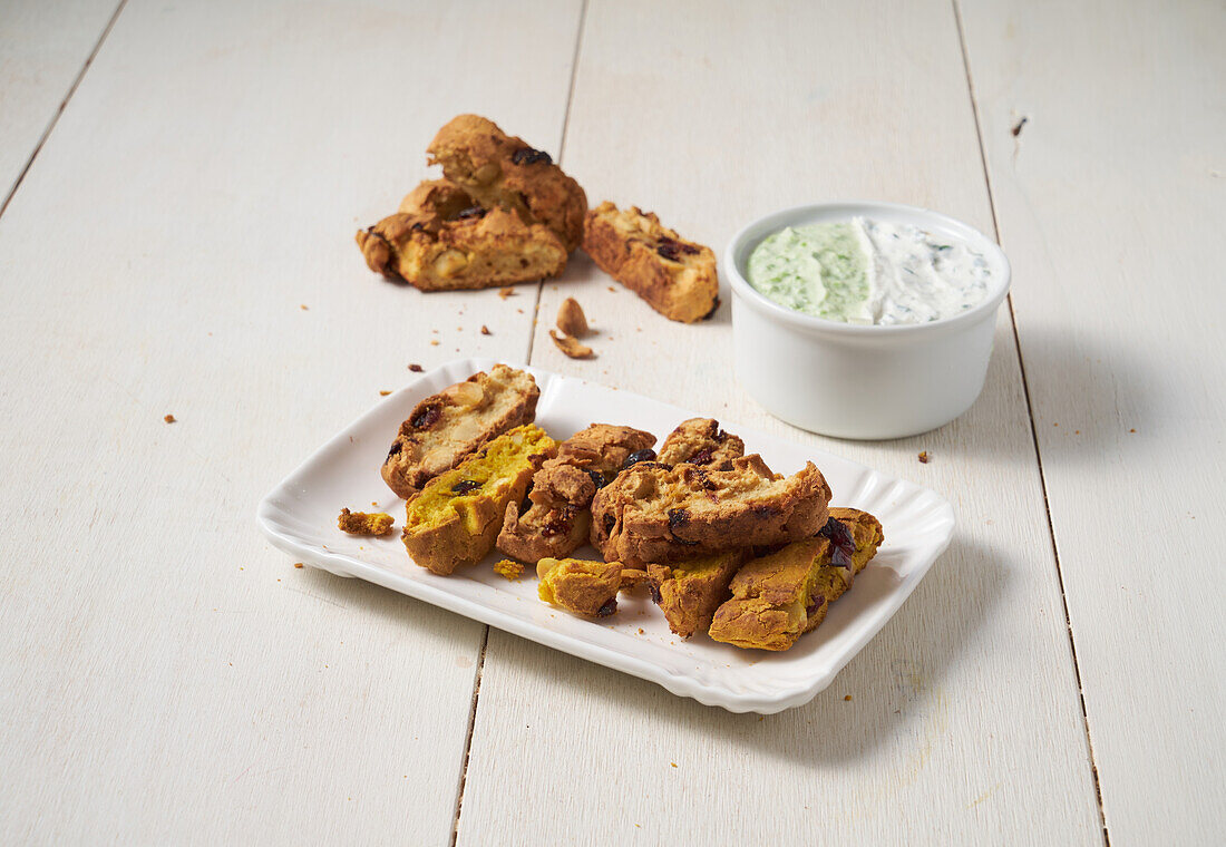 Savoury cantucci with chickpeas and cranberries