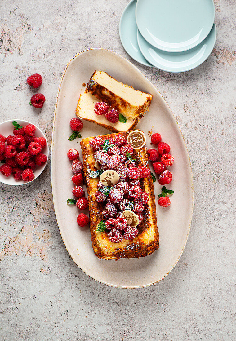 Käsekuchen ohne Boden mit Himbeeren