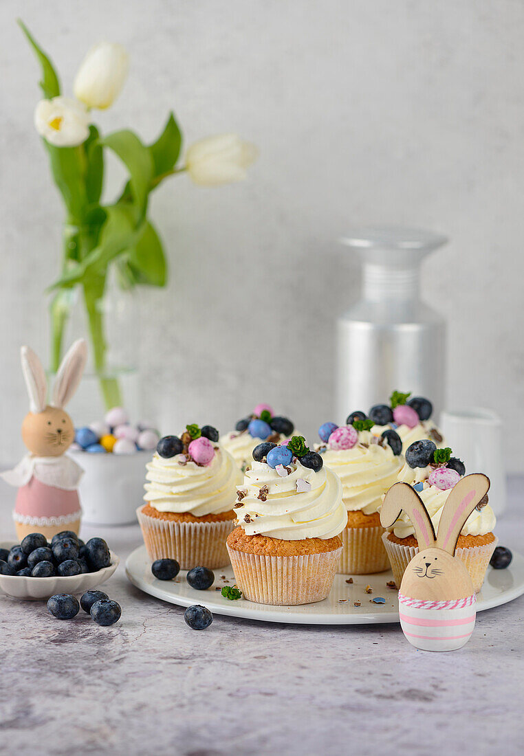 Ostermuffins mit Heidelbeeren