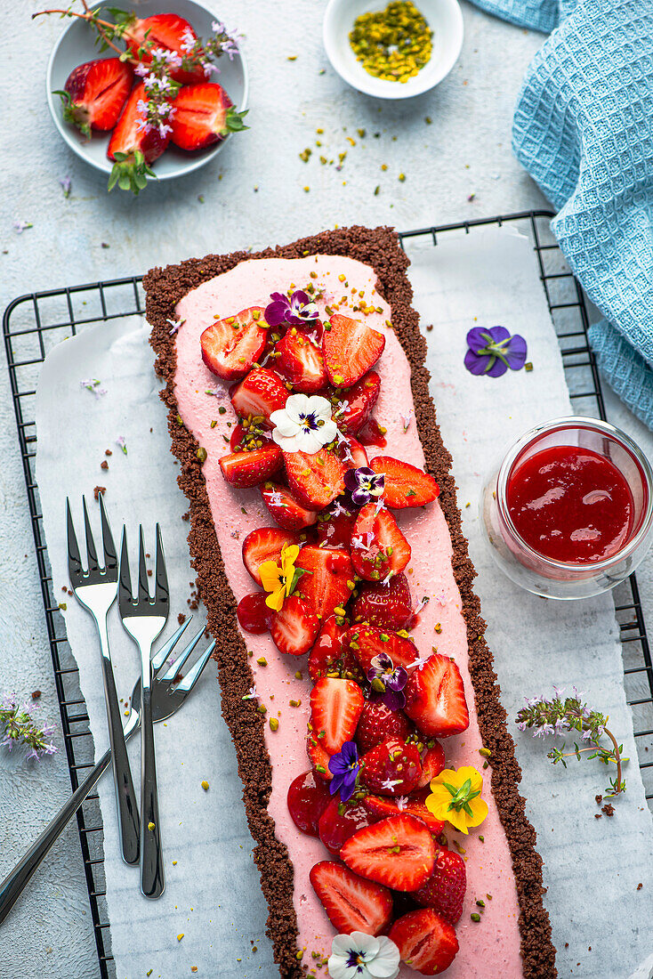 Strawberry tart with chocolate short pastry