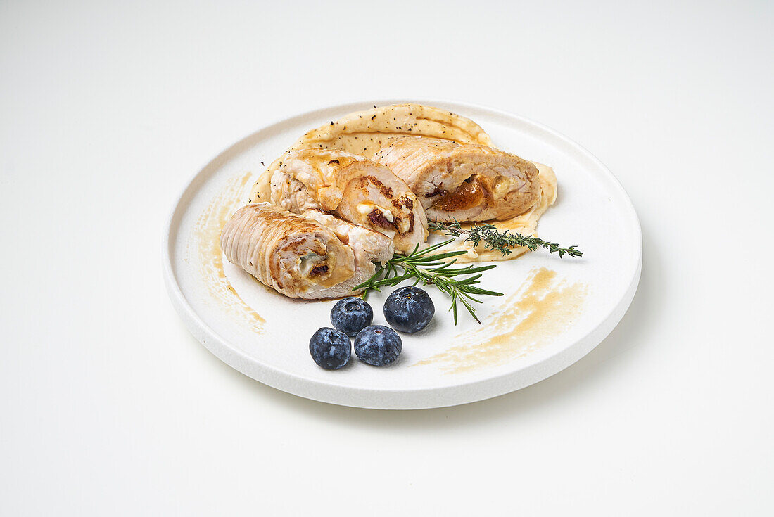 Turkey roulade with plums and apricots
