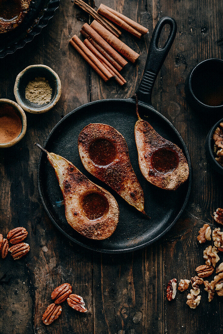 Baked pears with cinnamon