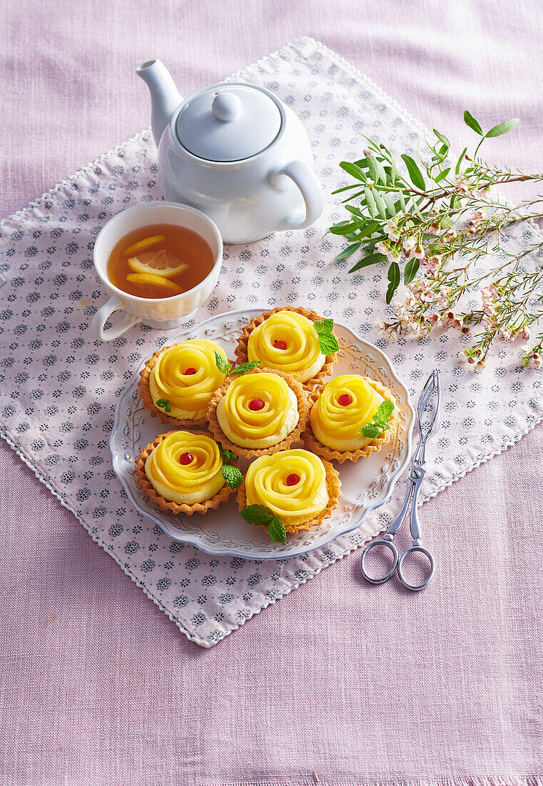 Mango and rose tartlets with cream cheese