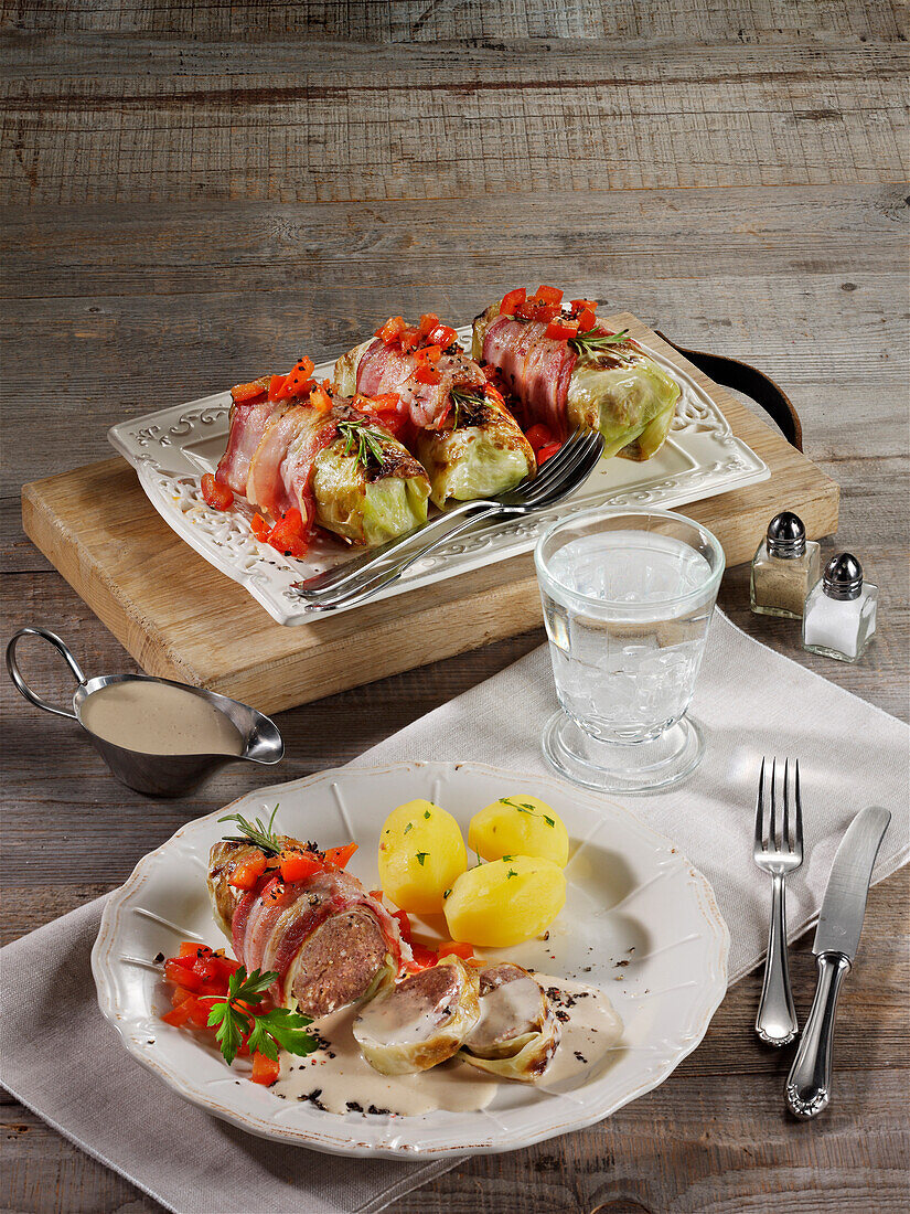 Cabbage rolls with minced meat filling